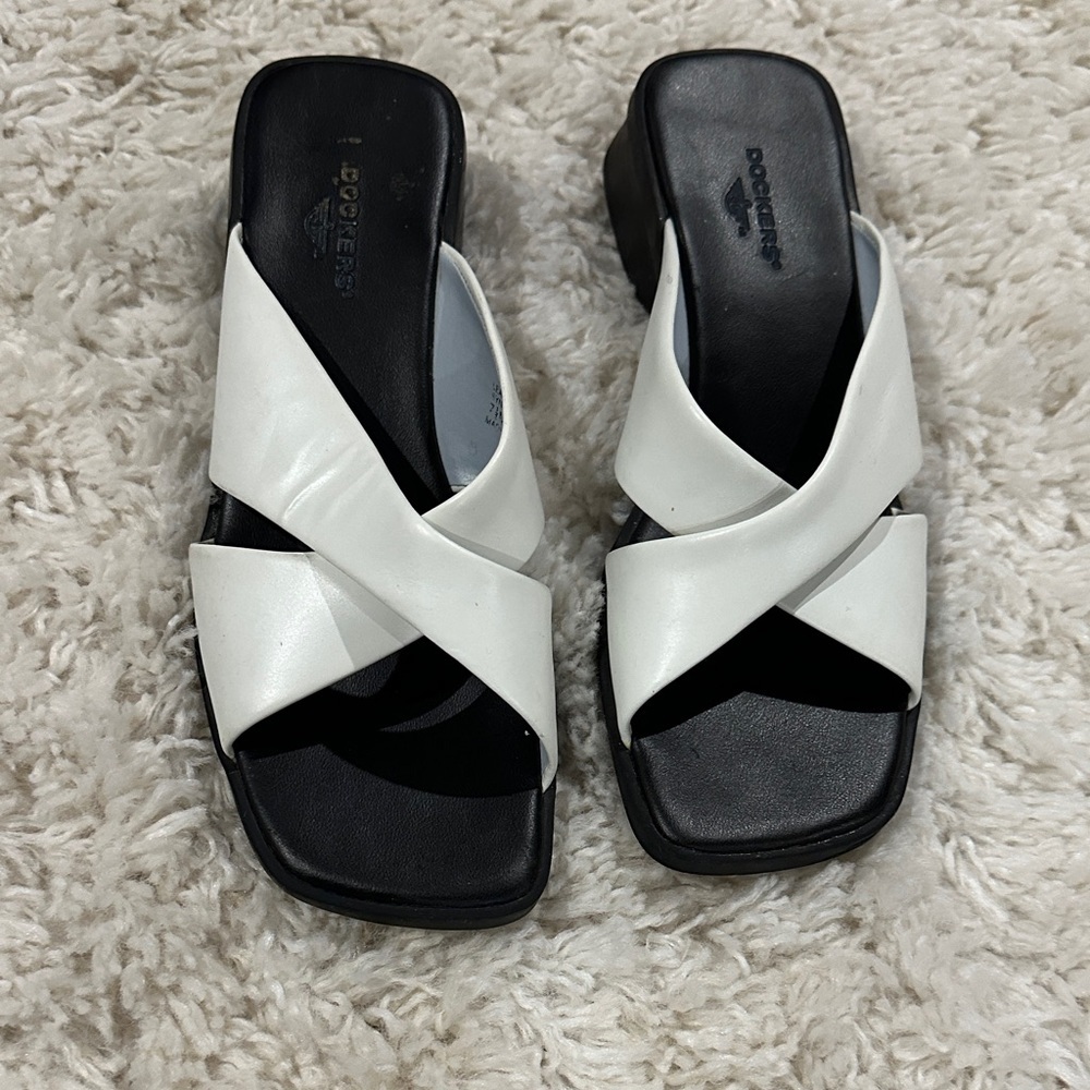 DOCKERS Minimalist, Clean & Simple Leather Slide Sandal Sz 7.5